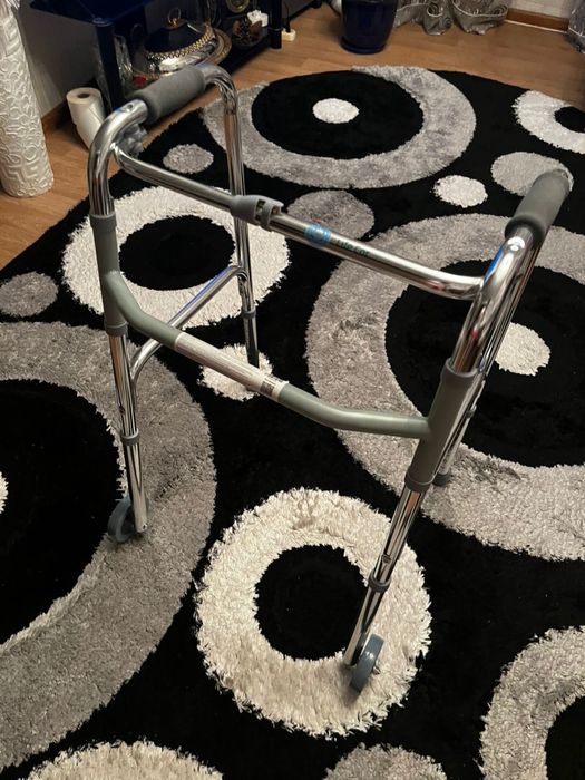 Продам ходунки для взрослых