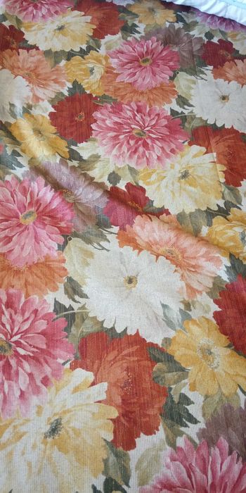 Metraj material stofa  tapițerie draperie floral 145 lățime 7m