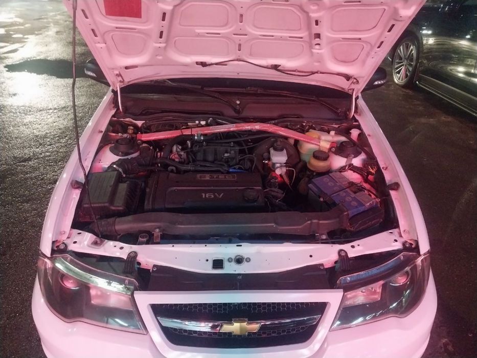 Продам нексию срочно