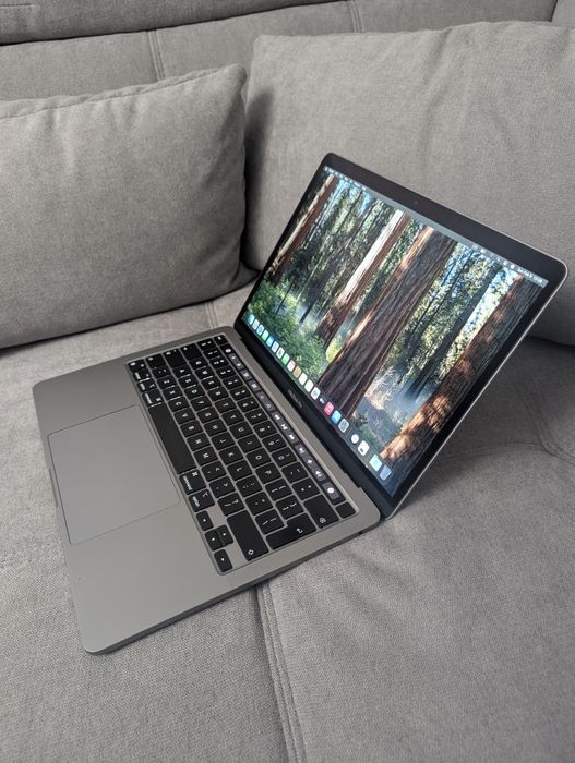 Лаптоп Macbook PRO 13 M1 2020 16GB 256GB SSD с НОВА БАТЕРИЯ