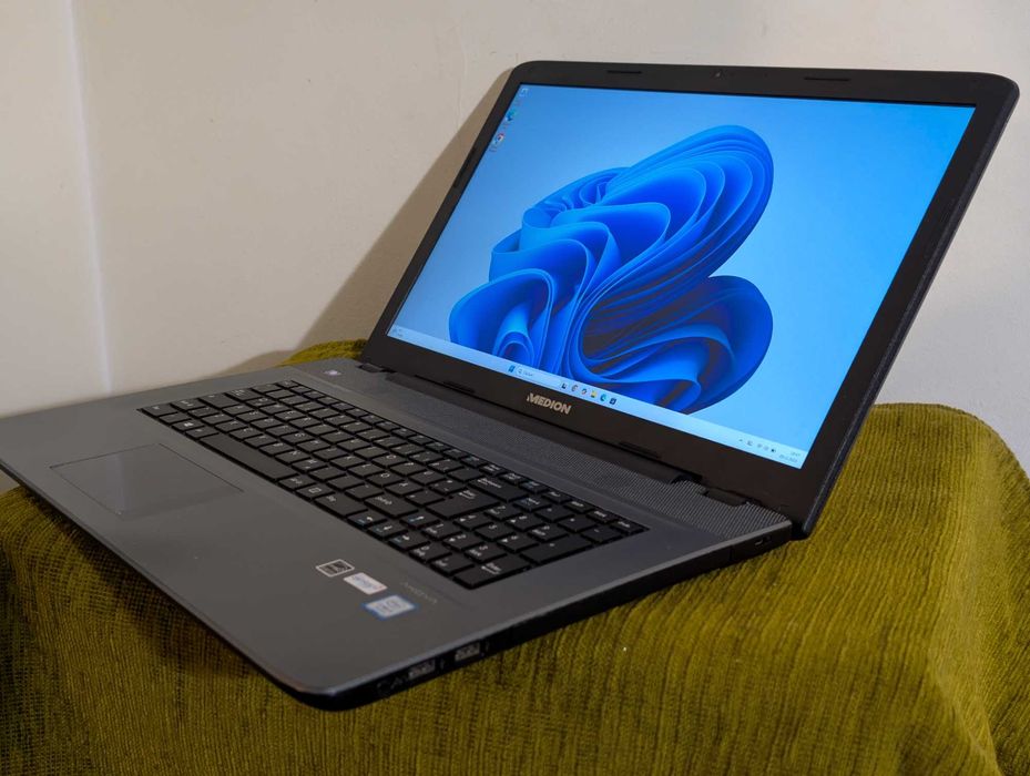 Laptop MEDION AKOYA P7402, Intel Core i3-7167U, Display FHD 43,9 cm