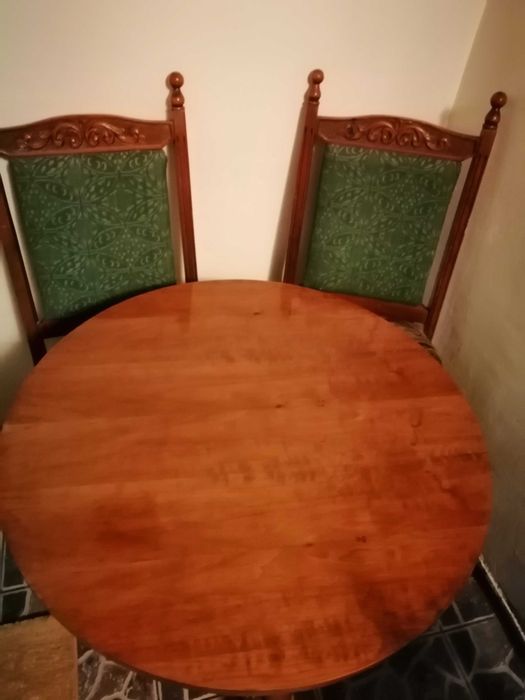 Masa rotunda lemn masiv