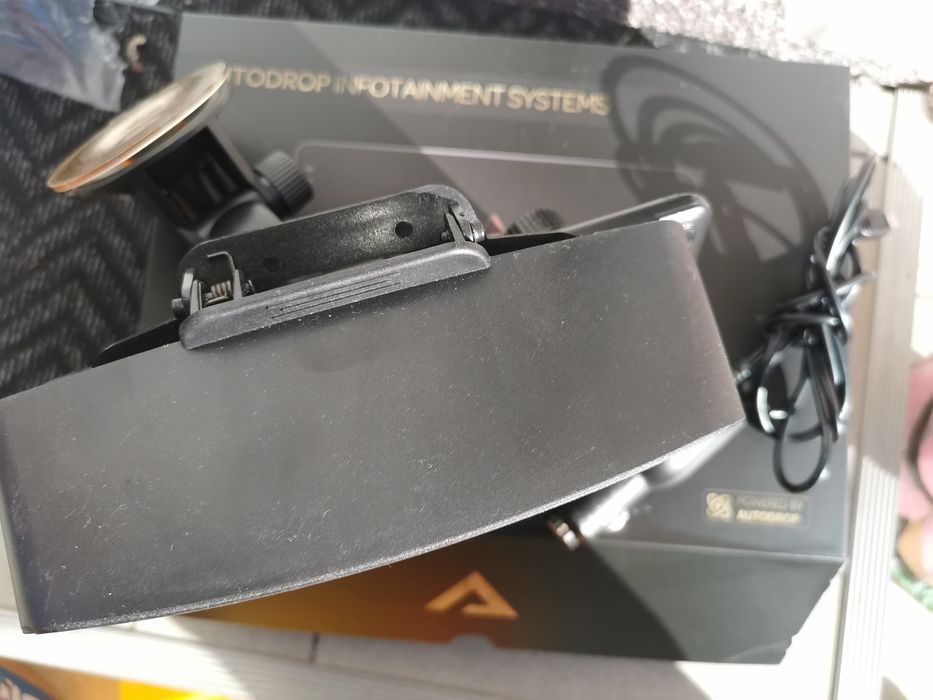 Vând navigatie cu carplay și android auto