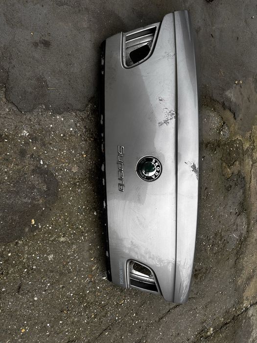 Capotă portbagaj skoda superb2.