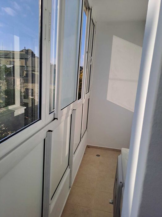 Дава се под наем Тристаен апартамент в Варна, Колхозен пазар - 72 кв.м за 510 € - Снимка #6