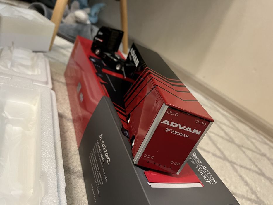 Mini GT Mercedes-Benz Actros with Racing Transporter ADVAN #741