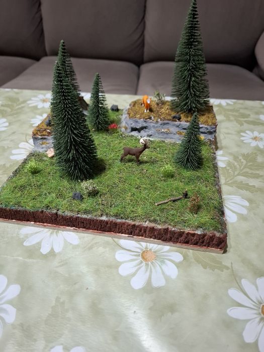 Макет / Диорама - Гората и Дивите животни