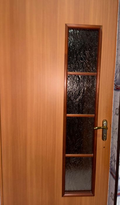 Срочно продам деревянные двери