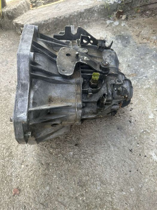Скоростна кутия за Рено 2.2 150к.с 6 степенна