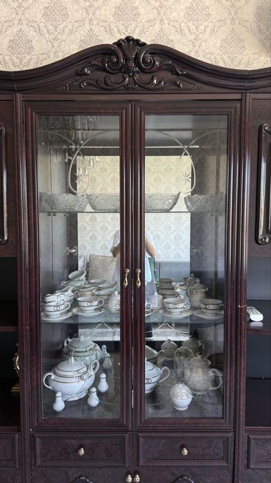 Продам горку в гостинную