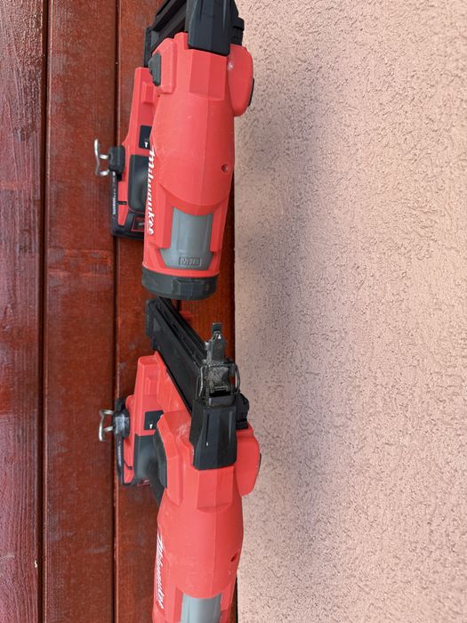 Milwaukee pistol de cuie pentru finisaj
