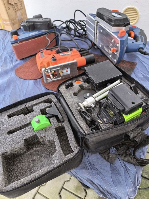 Scule electrice rindea nivela laser și altele de pe poza