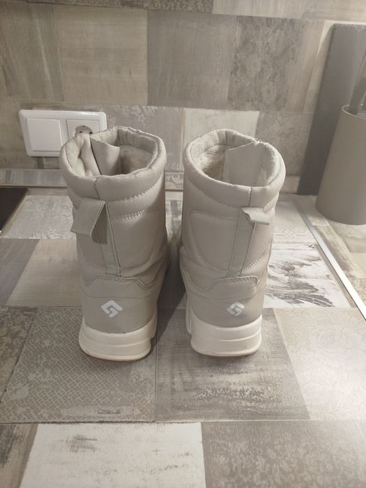 Продам детские дутики 36 размер