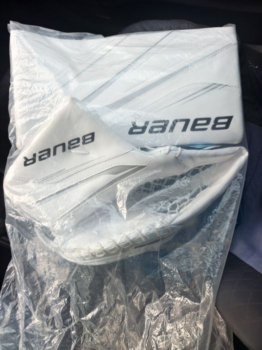 Вратарская хоккейная форма