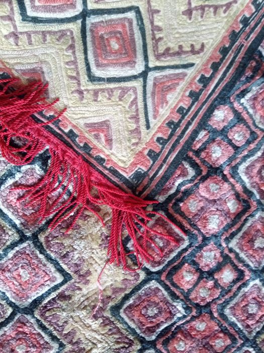 Ковор с ресни от социализма