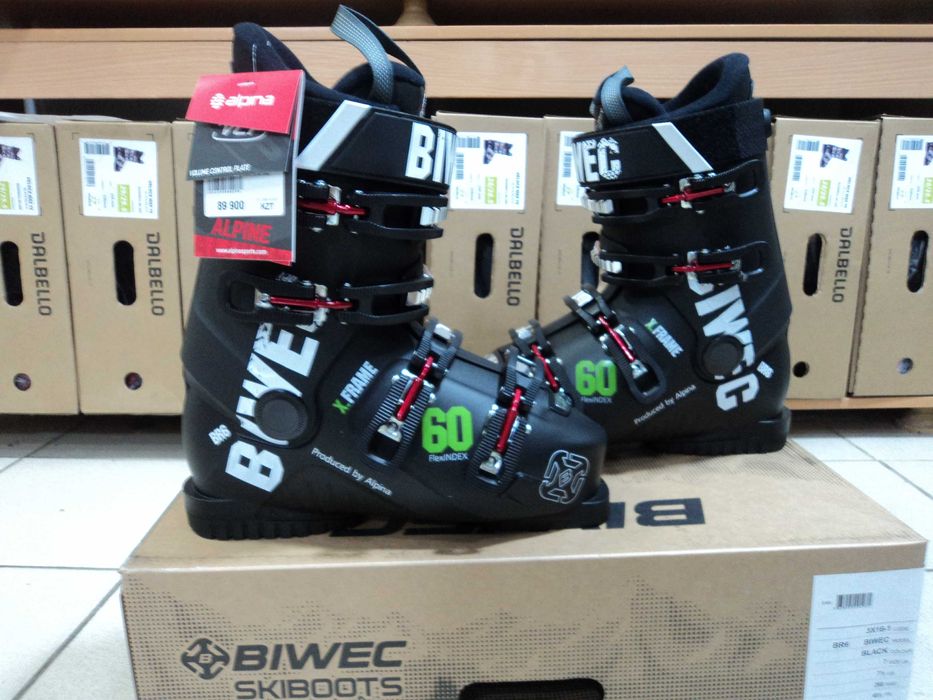 Новые горнолыжные ботинки словенской фирмы ALPINA м-ль X-FRAME 60