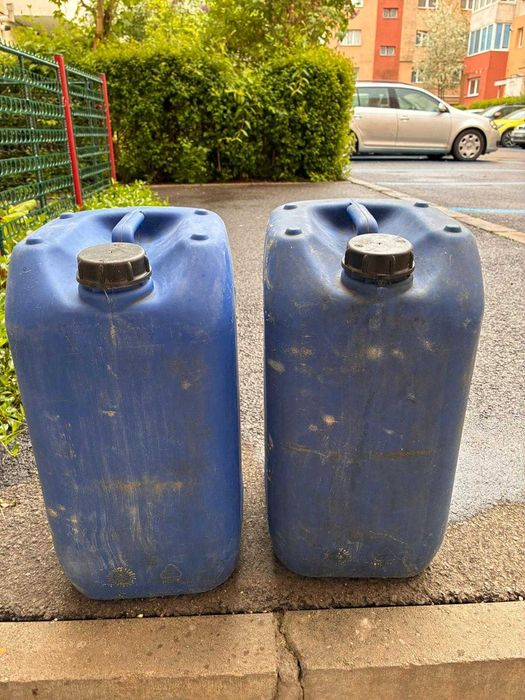 2 bidoane benzina sau pentru alte lichide