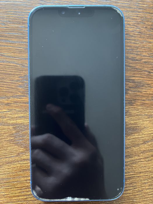 Продаю Iphone 13