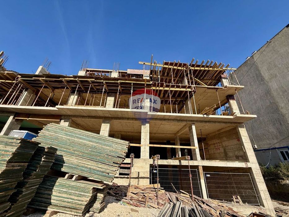 Продава се Двустаен апартамент в Варна, Център - 85 кв.м за 1965 €/кв.м - Снимка #4