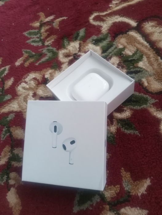 Наушники airpods