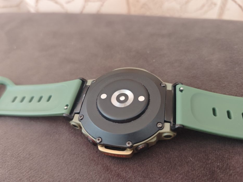 Продам часы amazfit t-rex 2