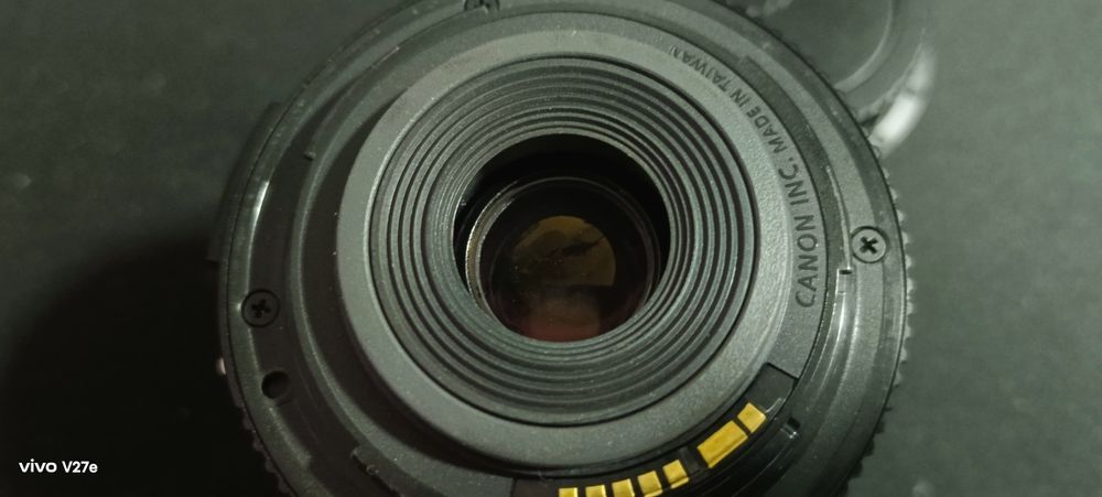 Объектив Canon EF-S 18-55mm