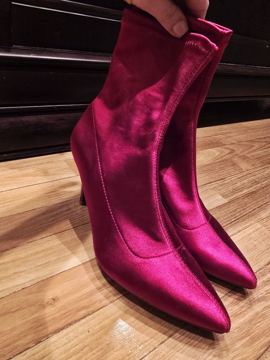 Pantofi satin rosu