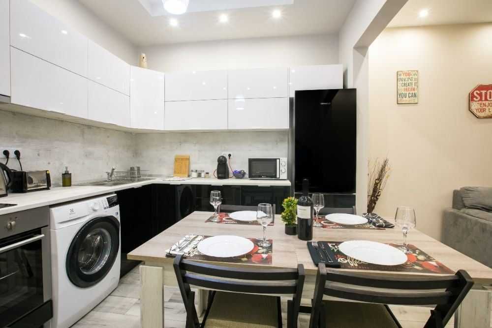 Продава се Тристаен апартамент в София, Център - 90 кв.м за 2445 €/кв.м - Снимка #7