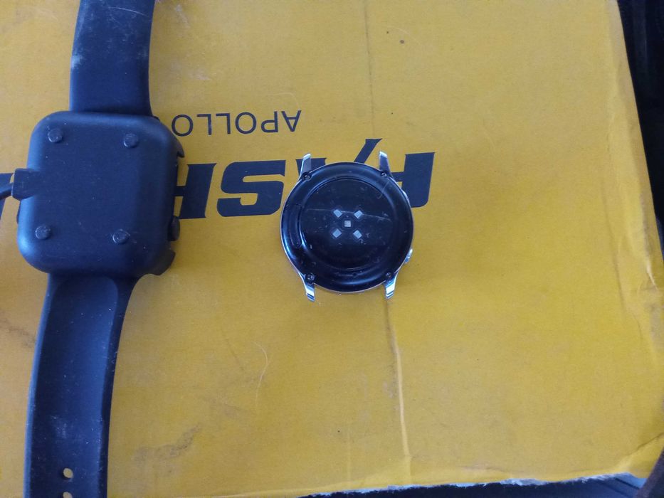 Продавам 2 smart часовника samsung