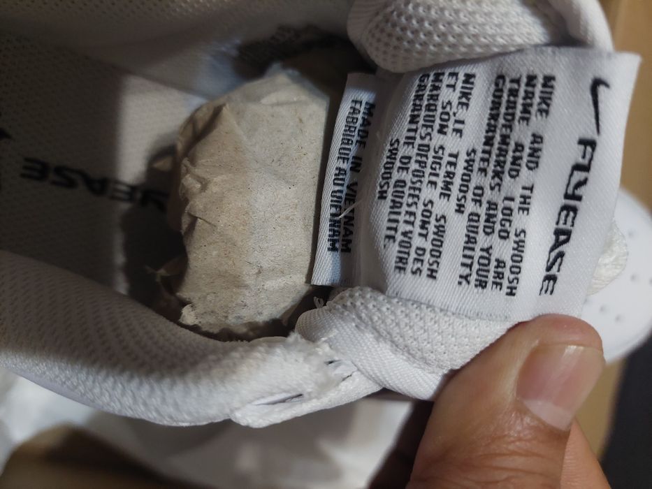 Кроссовки Nike оригинал есть размеры