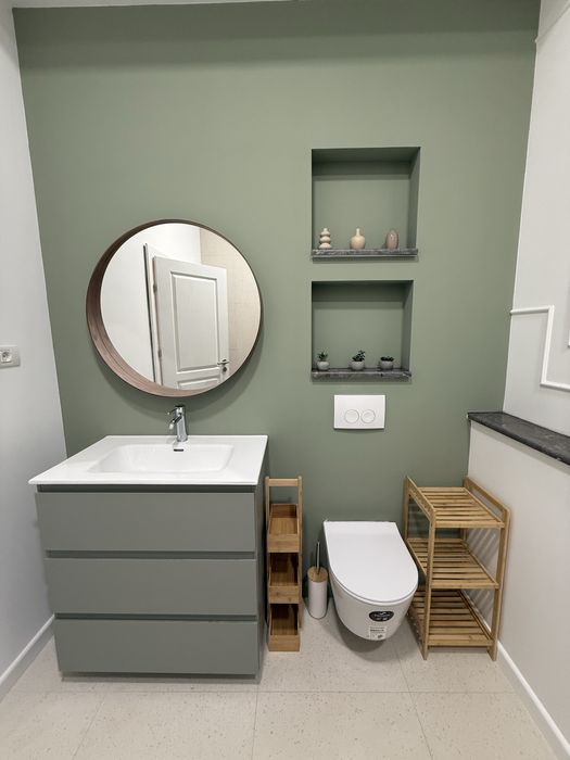 Studio prima inchiriere, parcare privata.