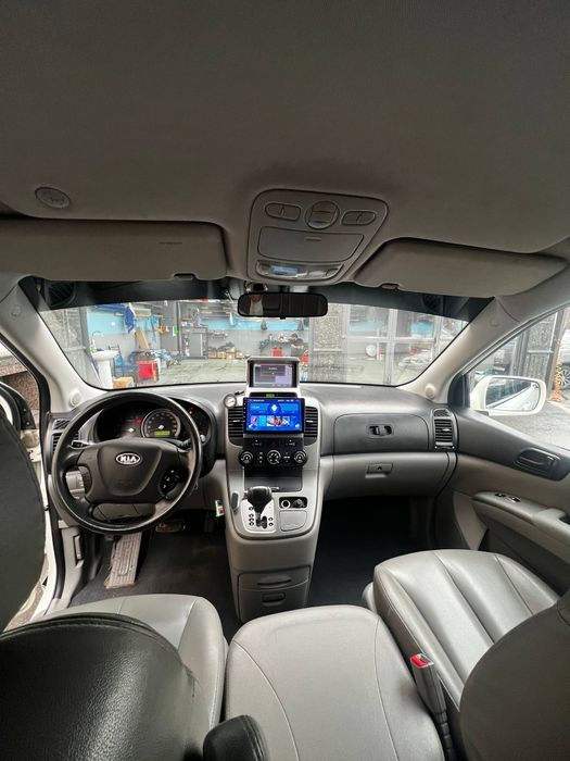 Kia carnival 9seats