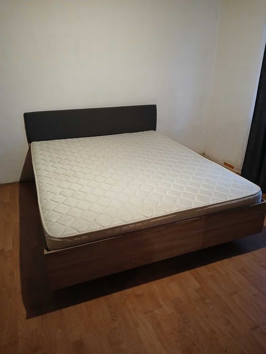 Pat cu saltea 160/200
