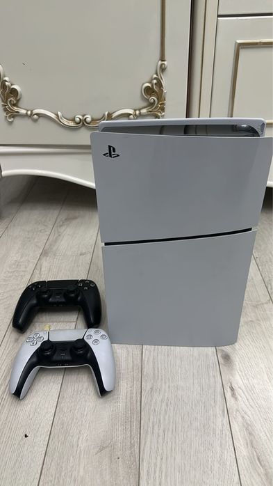 Ps5 slim на 1tb памяти 18 игр два джостика