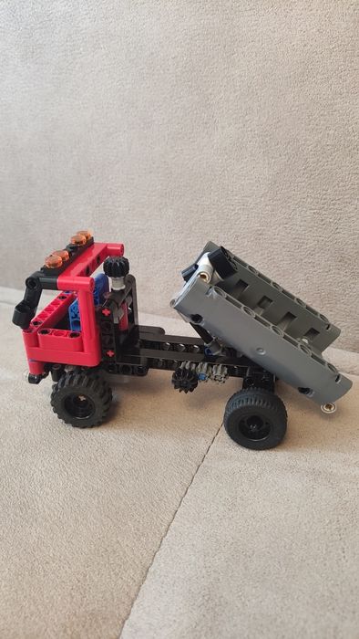 LEGO® Technic Товарач с кука 42084 - ”2 в 1”