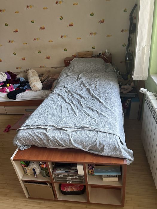 Продавам единично легло