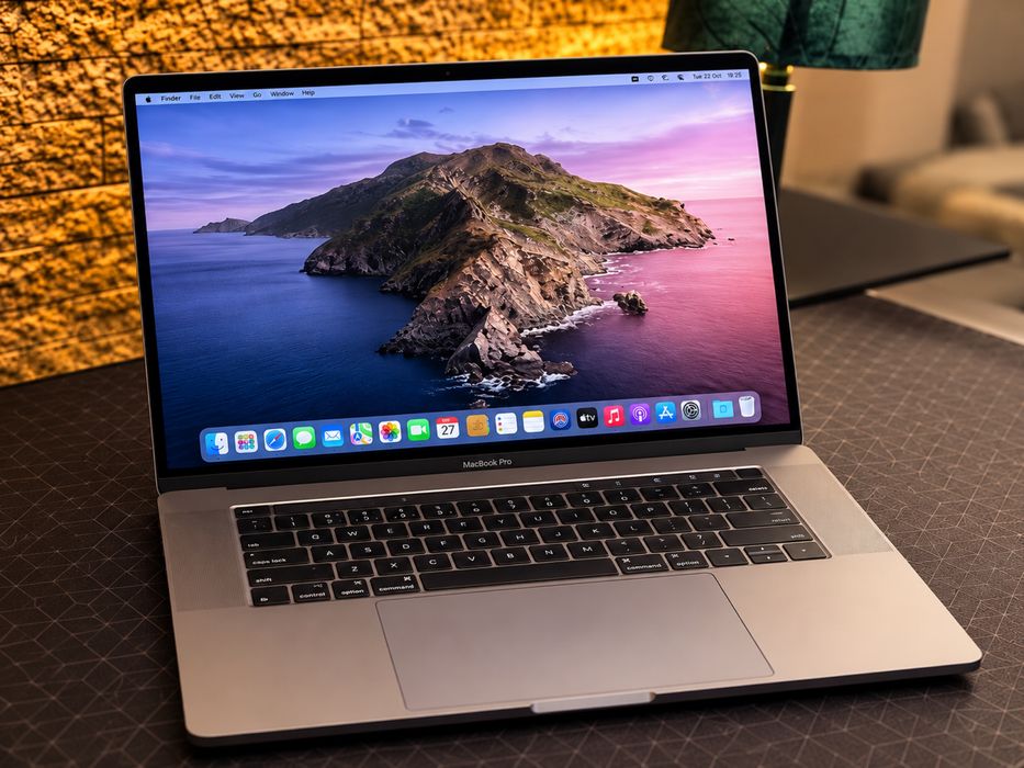 MacBook Pro 16” (2019) – Intel Core i7 | 32 GB RAM | SSD 512 GB | Radeon Pro