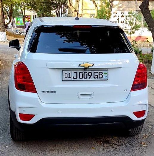 Продаю Tracker 1