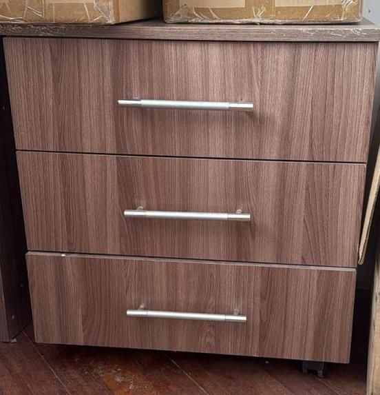 Офисный стол ,тумба на роликах