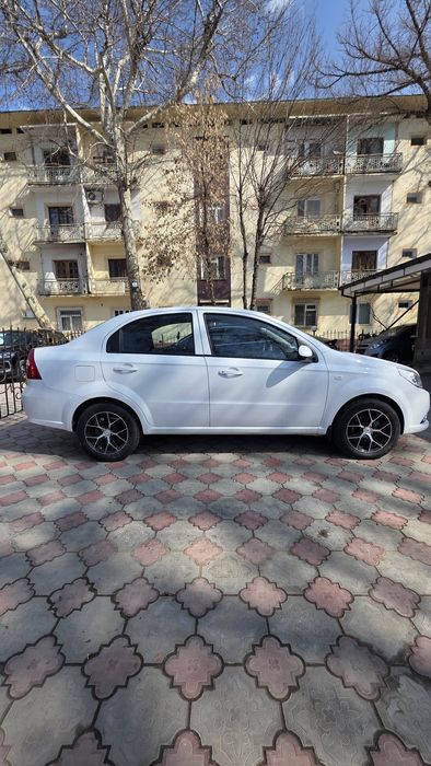 Продам нексия 3 в илеальном состояние