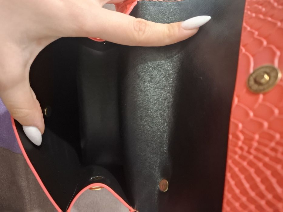 Дамска много малка чантичка