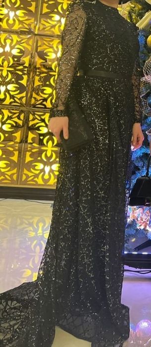 Вечернее платье со шлейфом