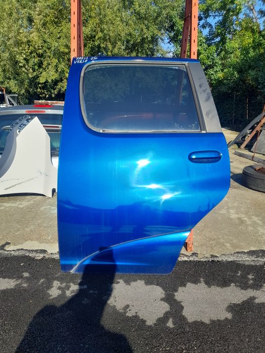 Врата Toyota Yaris verso