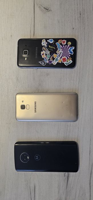 Lot 3 telefoane funcționale Samsung, Motorola