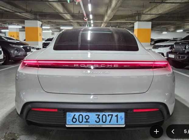 Porsche Taycan 4S