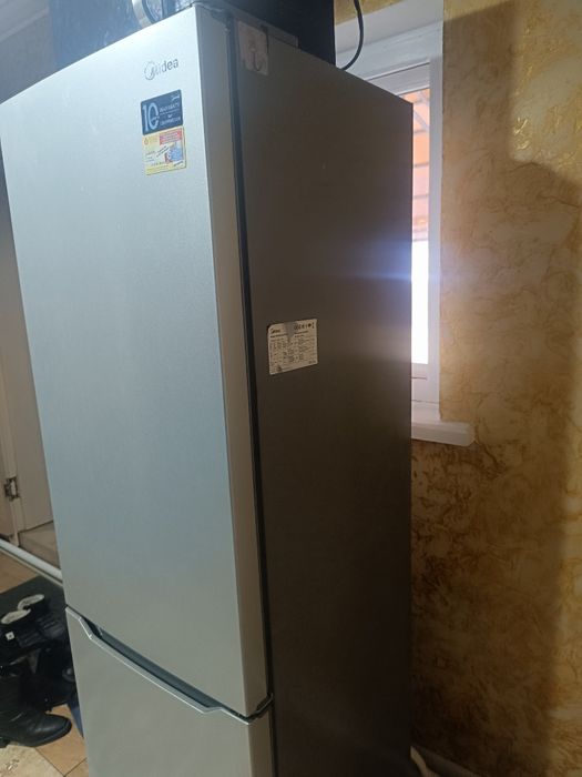 Продам холодильник