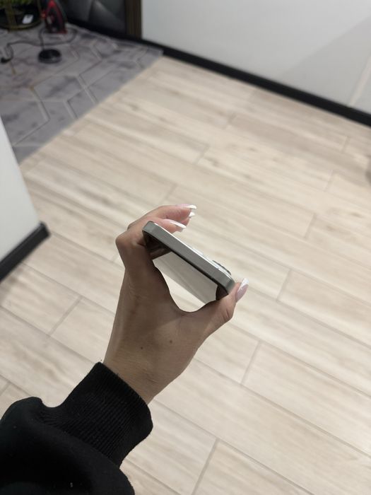 Продам iPhone 15 Pro, 128 GB