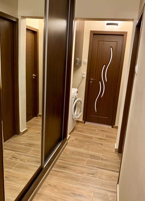 Închiriez apartament 3 camere, decomandat, etaj 2/4, Gheorghe Doja, Pitești