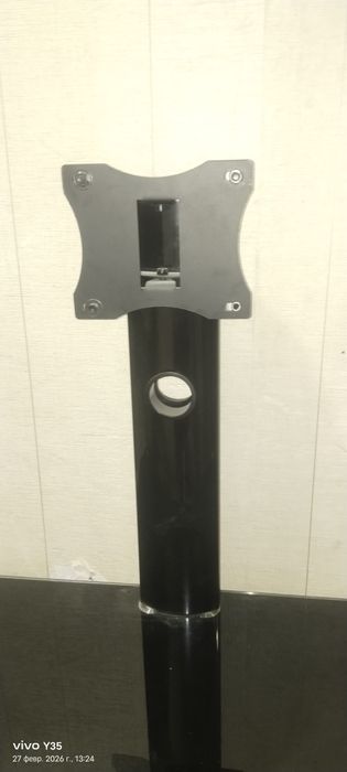 Стеклянная подставка для телевизора