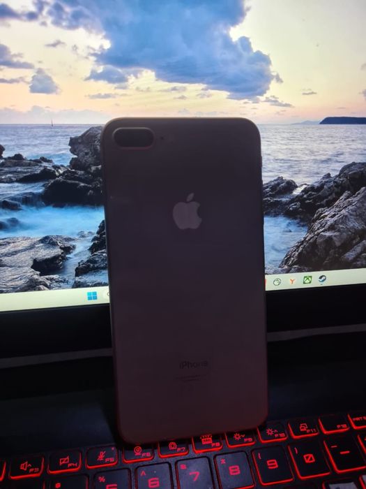 Продам iPhone 8 plus